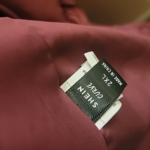 HP 🥳 Cold shoulder pleated dress 🩷💜 - Picture 14 of 14